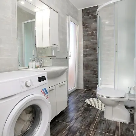 Beautiful 2-Bed Apartment In Okrug Gornji * Trogir