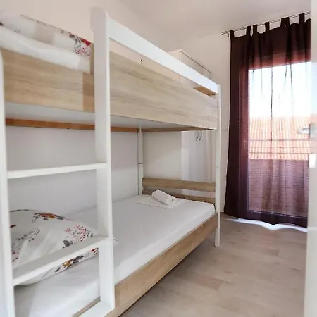 Beautiful 2-Bed Apartment In Okrug Gornji Trogir