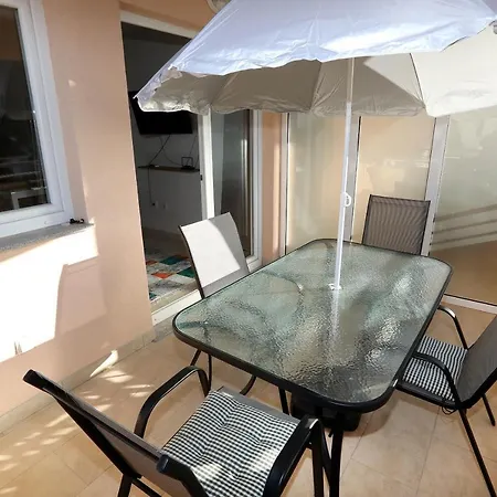 Beautiful 2-bed Apartman *