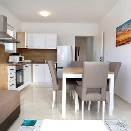 Beautiful 2-bed Trogir