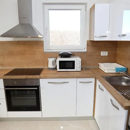 Beautiful 2-bed * Trogir
