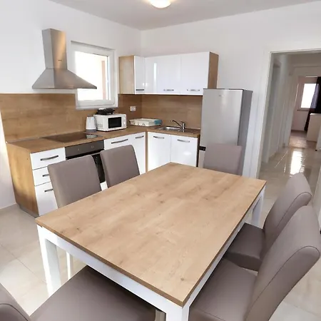 Beautiful 2-bed Apartman